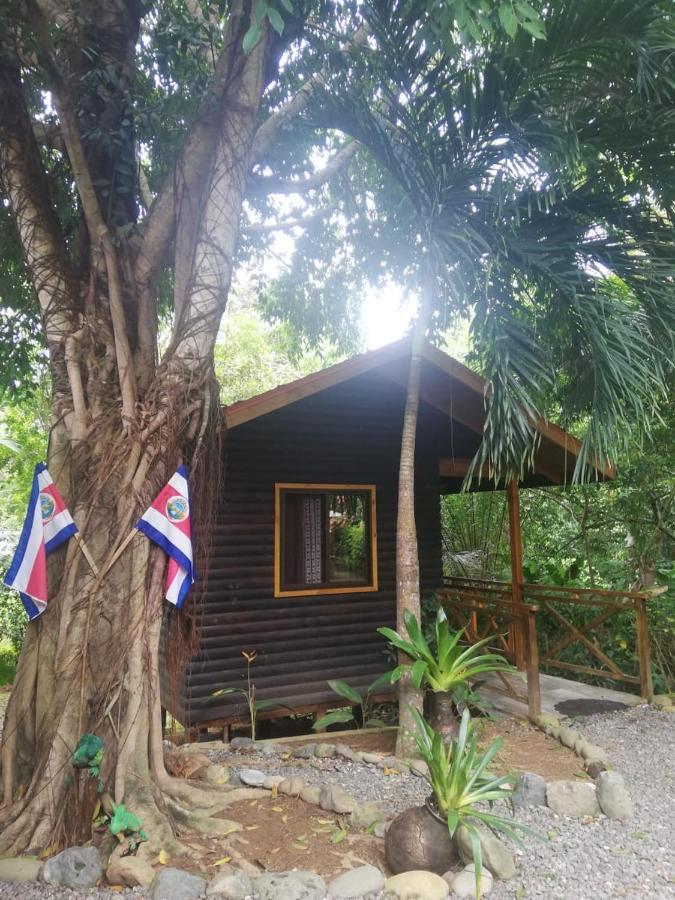 Casa El Colibri Bed & Breakfast Parrita Exterior photo
